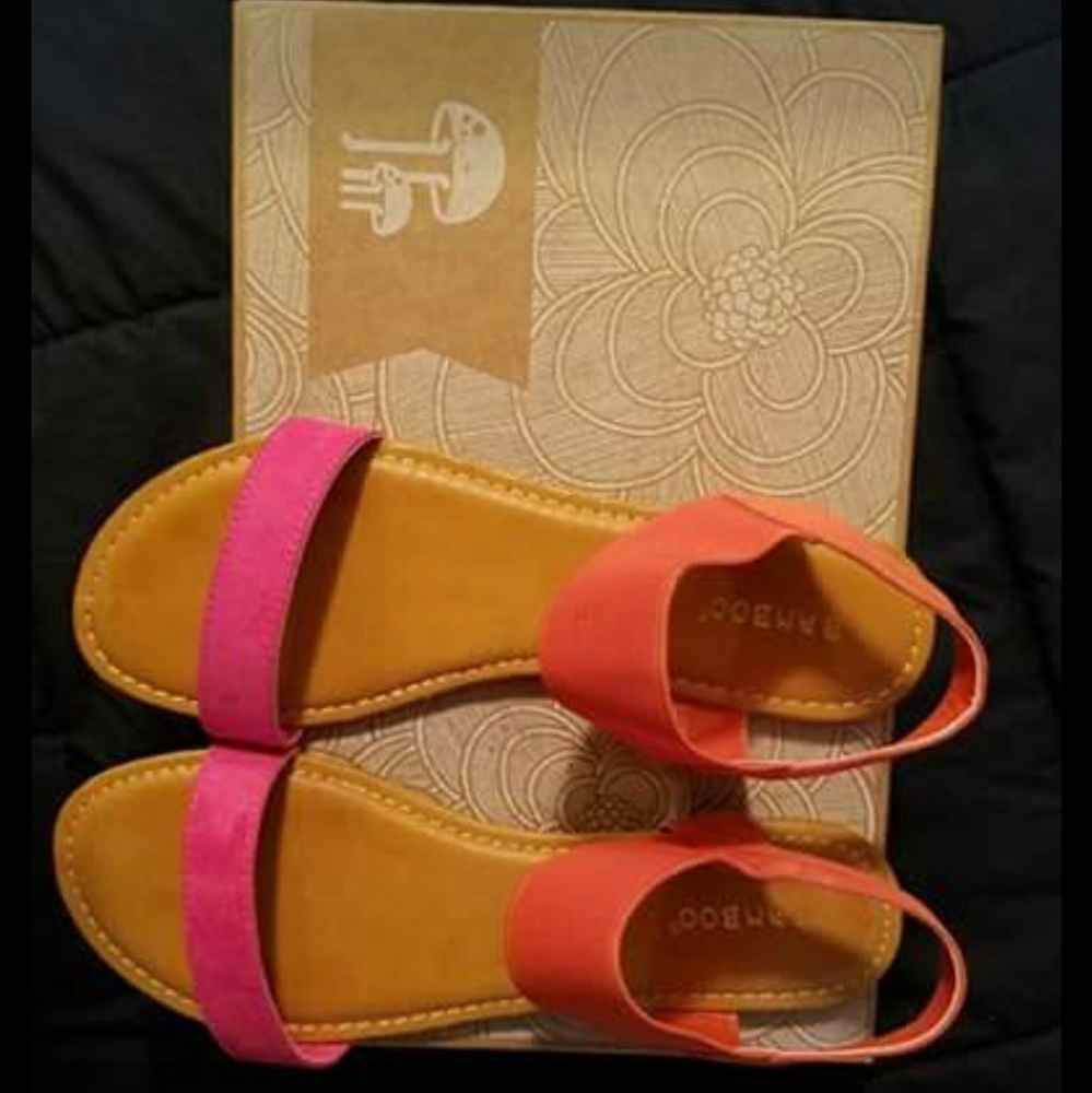 Sandals size 9